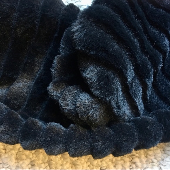 Black infinity scarf=NWOT! - Picture 3 of 5